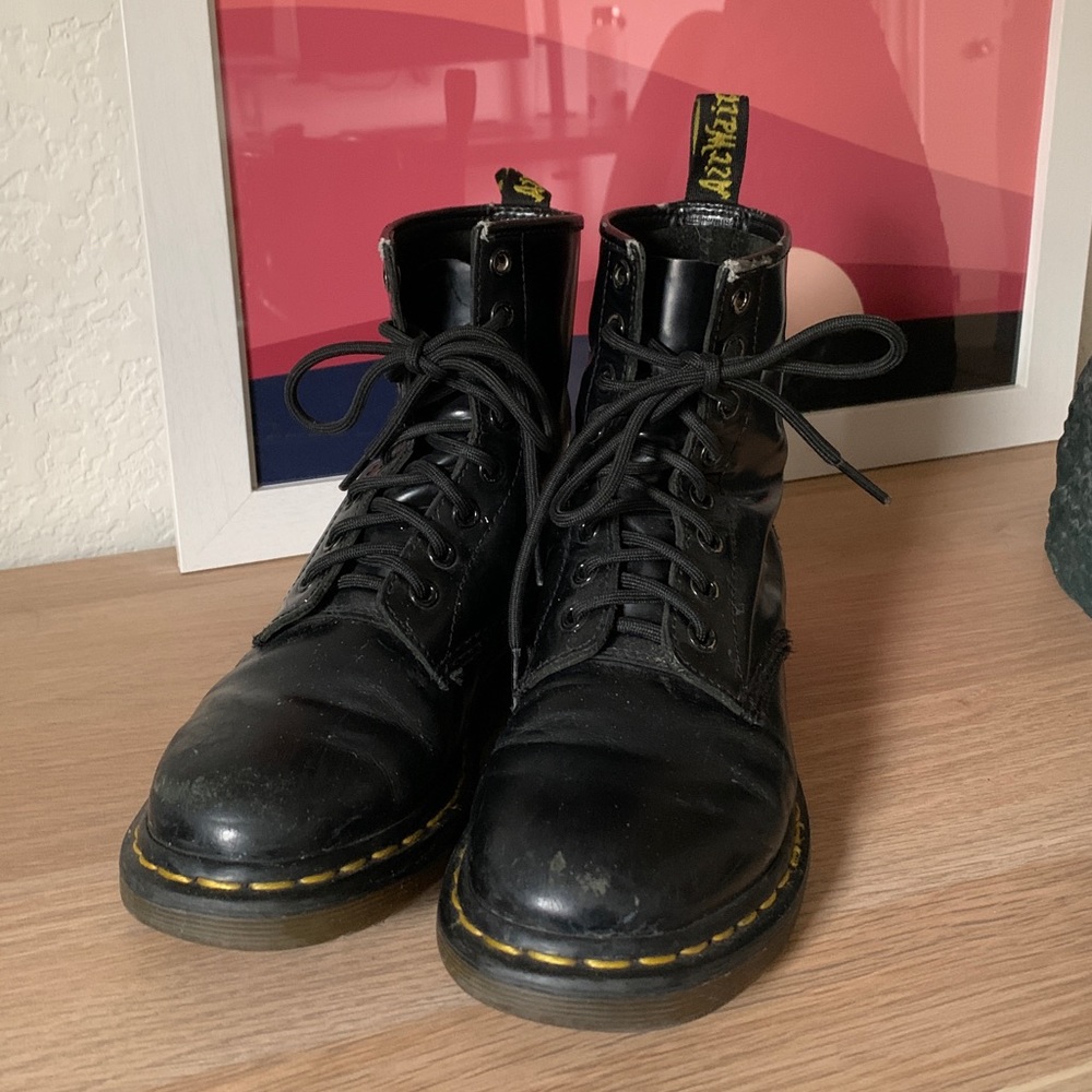 Women’s DOC MARTENS - Black (1460?)